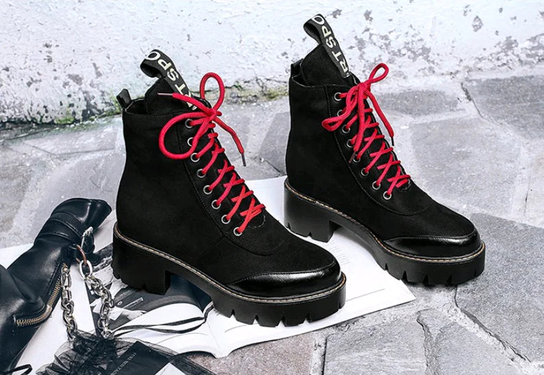 Fashionable Lace-Up Flat Ankle Boots for Women